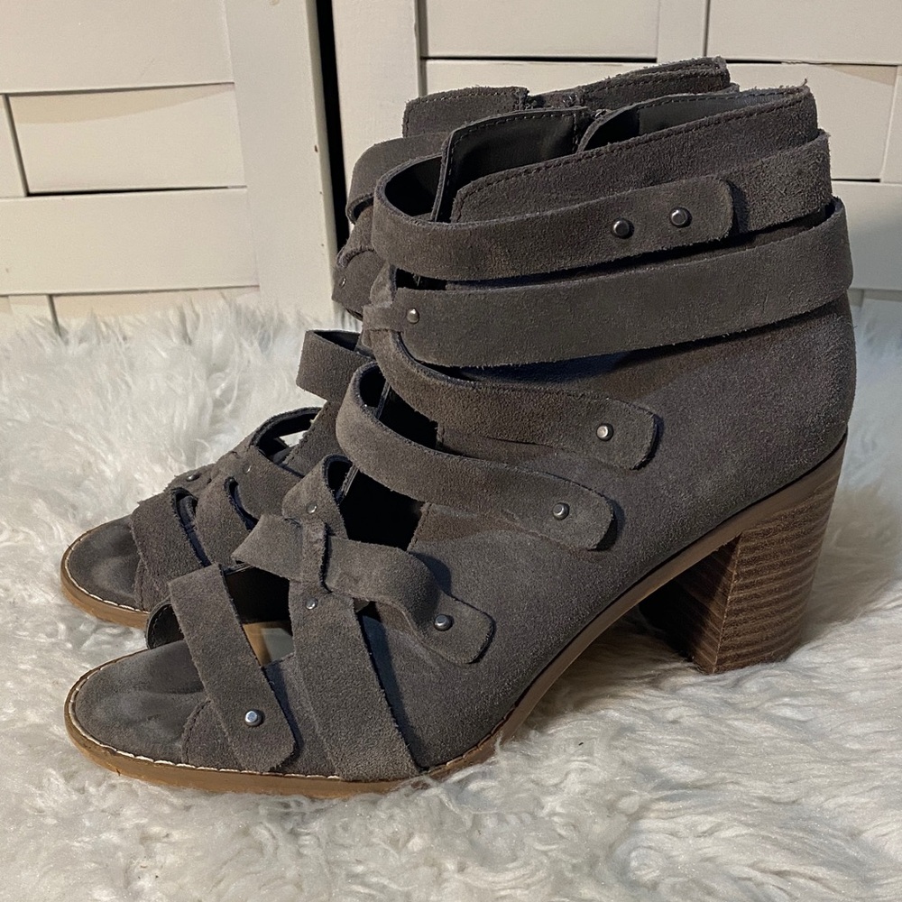 Vince Camuto Tanter Gray Suede Strappy Heeled Sandals Open Toe Booties size 8